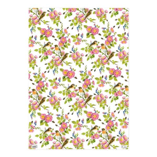Patrón de pájaros y flores rosas en ramas sobre un fondo blanco.