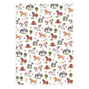 Patrón que presenta caballos, graneros, herraduras, flores y mariposas en varios colores sobre un fondo blanco.