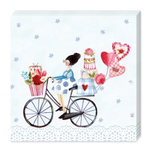 Ilustración de una mujer montando en bicicleta con cajas de regalo, un pastel y globos en forma de corazón en la canasta.