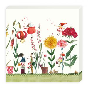 Ilustración caprichosa de pequeños personajes y hadas que interactúan con flores coloridas de gran tamaño en un entorno de jardín.