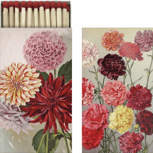 Caja de cerillas con diseño floral con flores grandes y coloridas entre las que se encuentran dalias y claveles.