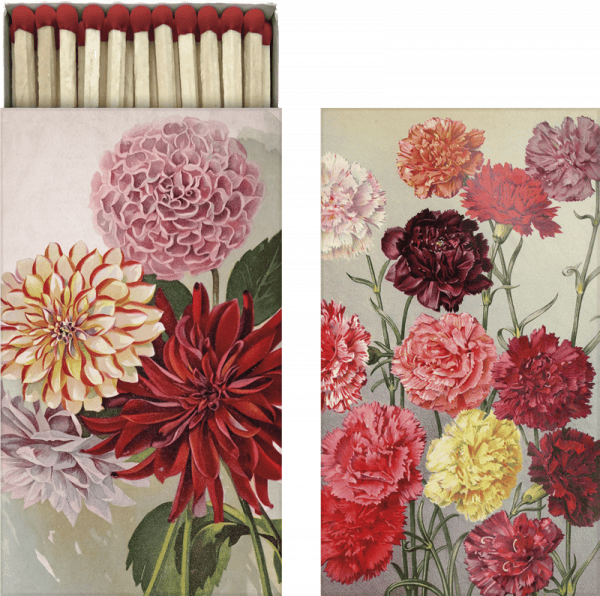 Caja de cerillas con diseño floral con flores grandes y coloridas entre las que se encuentran dalias y claveles.