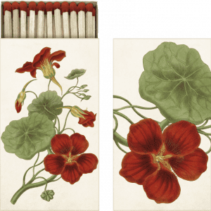 Caja de cerillas abierta con cerillas con punta roja y cubierta ilustrada con flores de capuchina rojas y hojas verdes.