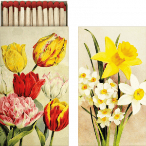 Caja de cerillas con diseños florales; a la izquierda se muestran varios tulipanes, a la derecha narcisos y otras flores.