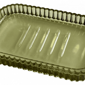 Plato rectangular de vidrio acanalado con líneas estriadas en el fondo, transparente con un sutil tinte verdoso.