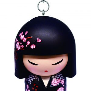 Llavero con una muñeca de pelo negro y un kimono con estampado floral, etiquetado "TGKK203 MICHIKO.