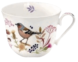 Taza de té de porcelana blanca con diseño floral e ilustración de un pájaro, con asa curvada y un pequeño motivo de hojas moradas en el interior del borde.