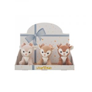 Tres ciervos de peluche en colores beige, marrón claro y marrón se exhiben en posición vertical en una caja decorativa con un lazo azul y estampado de estrellas con la etiqueta "Little Kids".